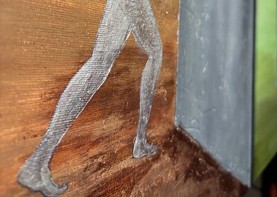 Die linke Figur - krasse Perspektive