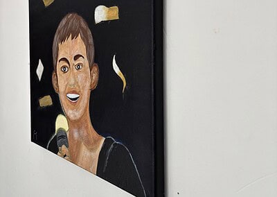 Titelbild 5 Original an der Wand hängend von rechts aufgenommen - Nightbirde „It's OK“