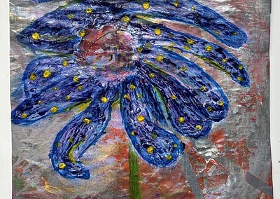 Blütenkraft: Gelbe Lichtpunkte auf die Blätter gemalt